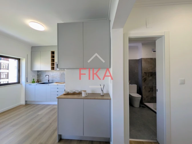 Apartamento T2 para Venda em Seixal Foto 14