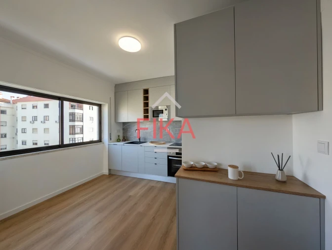Apartamento T2 para Venda em Seixal Foto 2