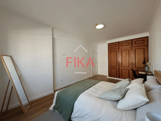 Apartamento T2 para Venda em Seixal Foto 28