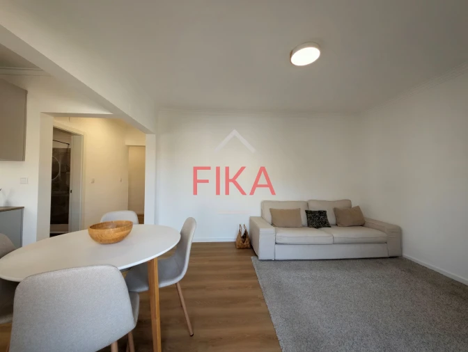 Apartamento T2 para Venda em Seixal Foto 8
