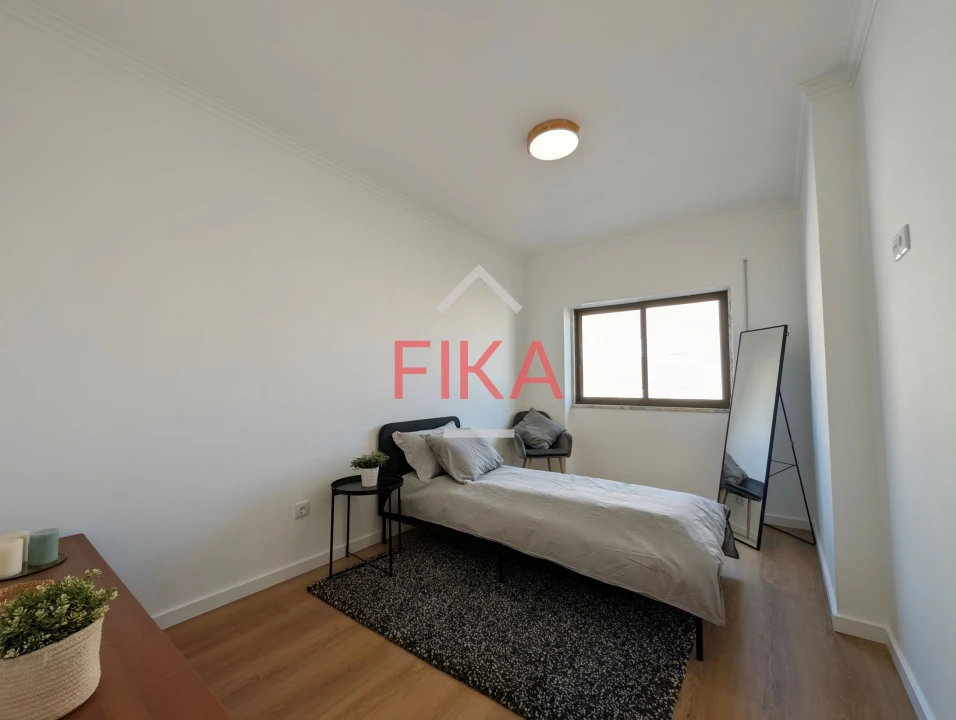 Apartamento T2 para Venda em Seixal Foto 29