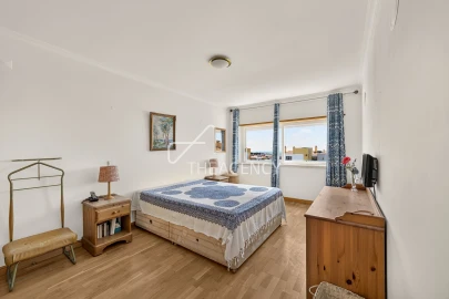 Apartamento T3 para Venda em Carcavelos e Parede
