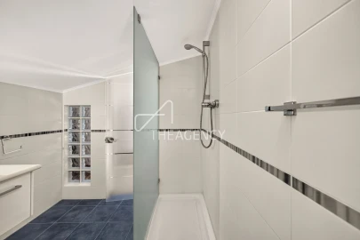 Apartamento T3 para Venda em Carcavelos e Parede