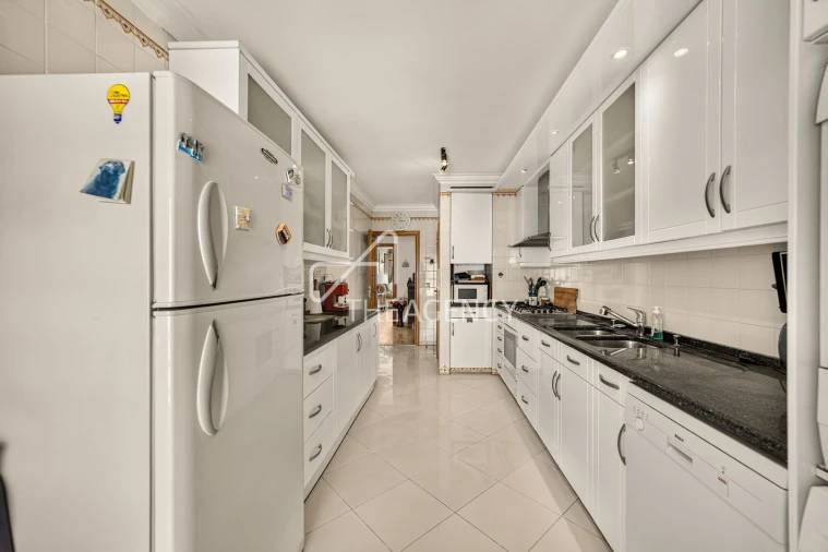 Apartamento T3 para Venda em Carcavelos e Parede Foto 31