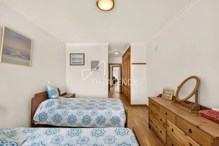Apartamento T3 para Venda em Carcavelos e Parede Foto 17