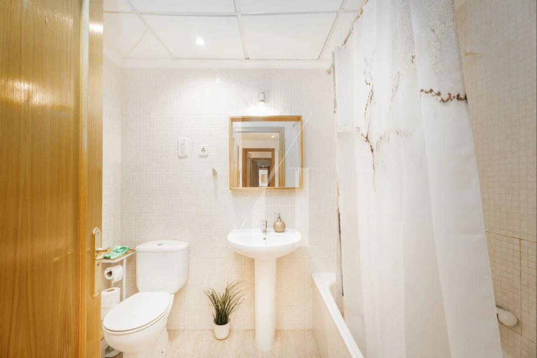Apartamento T3 para Venda em Quarteira Foto 14