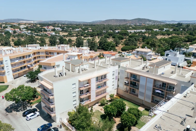 Apartamento T3 para Venda em Quarteira Foto 23