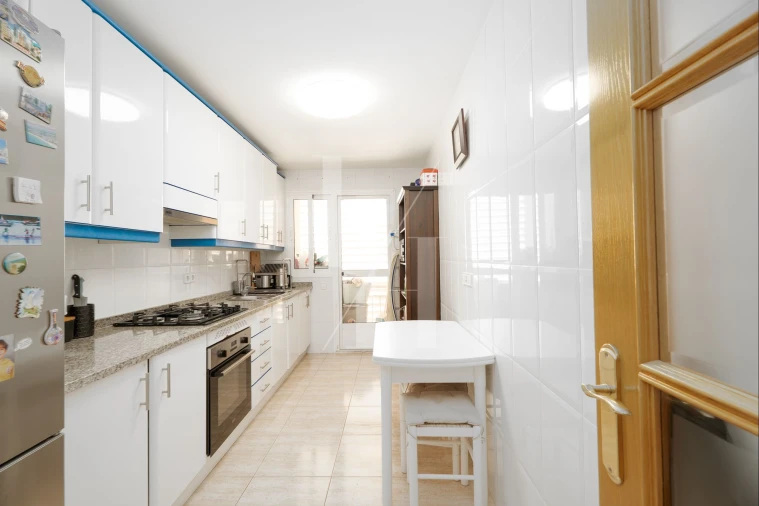 Apartamento T3 para Venda em Quarteira Foto 8
