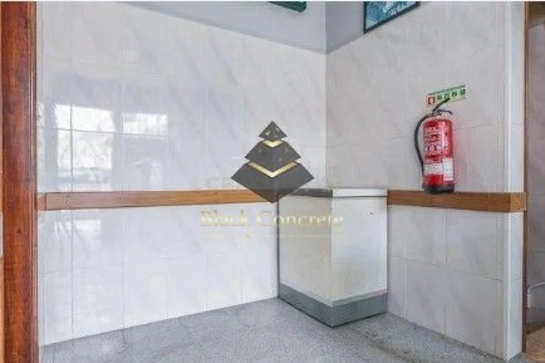 Negócio para Venda em Benfica Foto 3