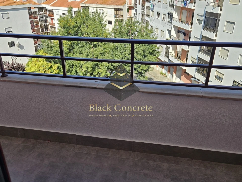 Apartamento T4 para Venda em Amora Foto 21