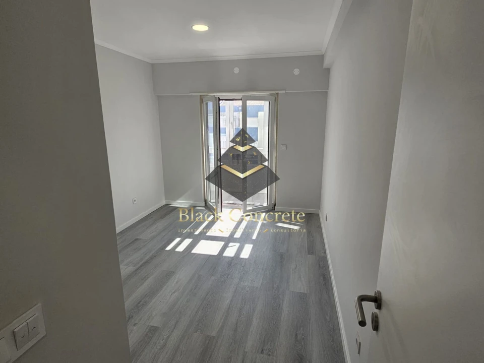 Apartamento T4 para Venda em Amora Foto 28