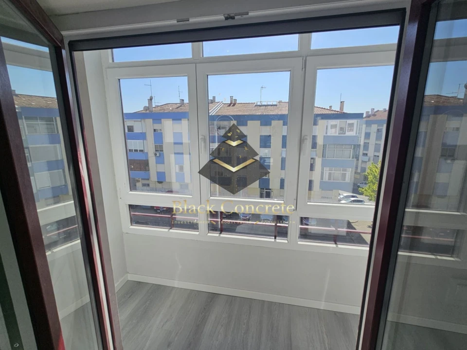 Apartamento T4 para Venda em Amora Foto 8