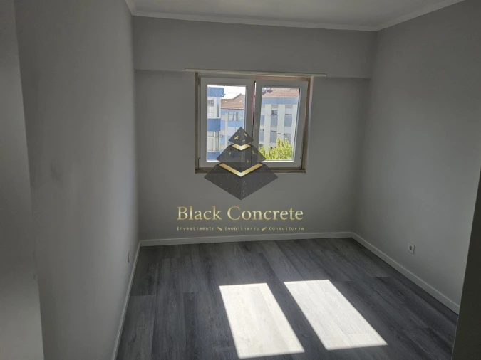 Apartamento T4 para Venda em Amora Foto 17
