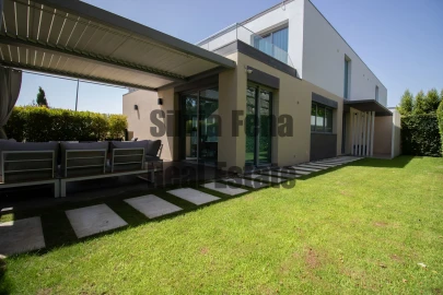 Moradia T4 para Venda em Agualva e Mira-Sintra