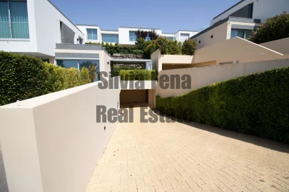 Moradia T4 para Venda em Agualva e Mira-Sintra