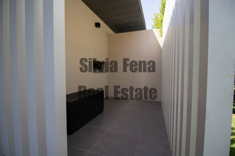 Moradia T4 para Venda em Agualva e Mira-Sintra Foto 38