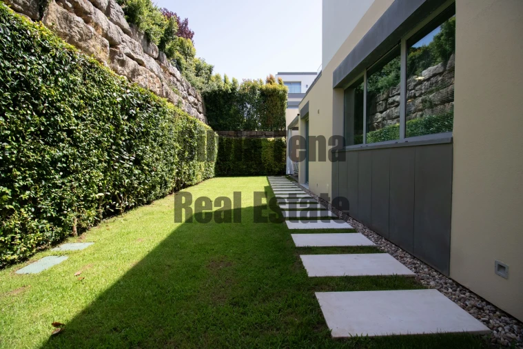 Moradia T4 para Venda em Agualva e Mira-Sintra Foto 35