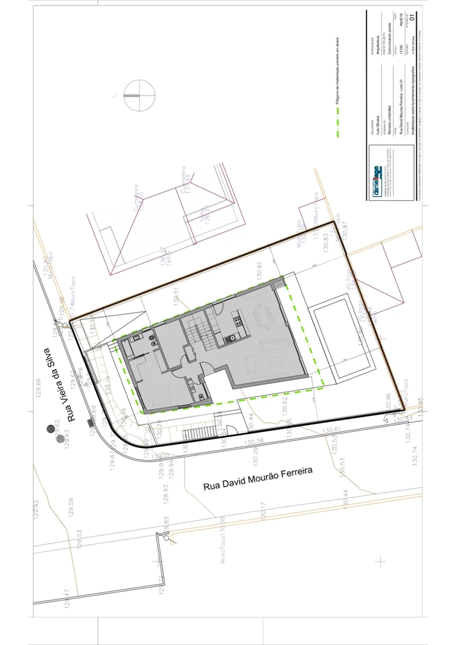 Moradia T4 para Venda em Alcabideche Planta 1