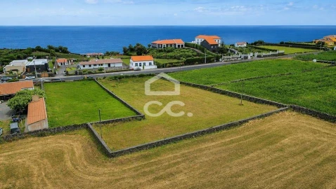 Terreno para Venda em São Mateus da Calheta