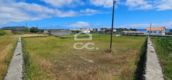 Terreno para Venda em São Mateus da Calheta