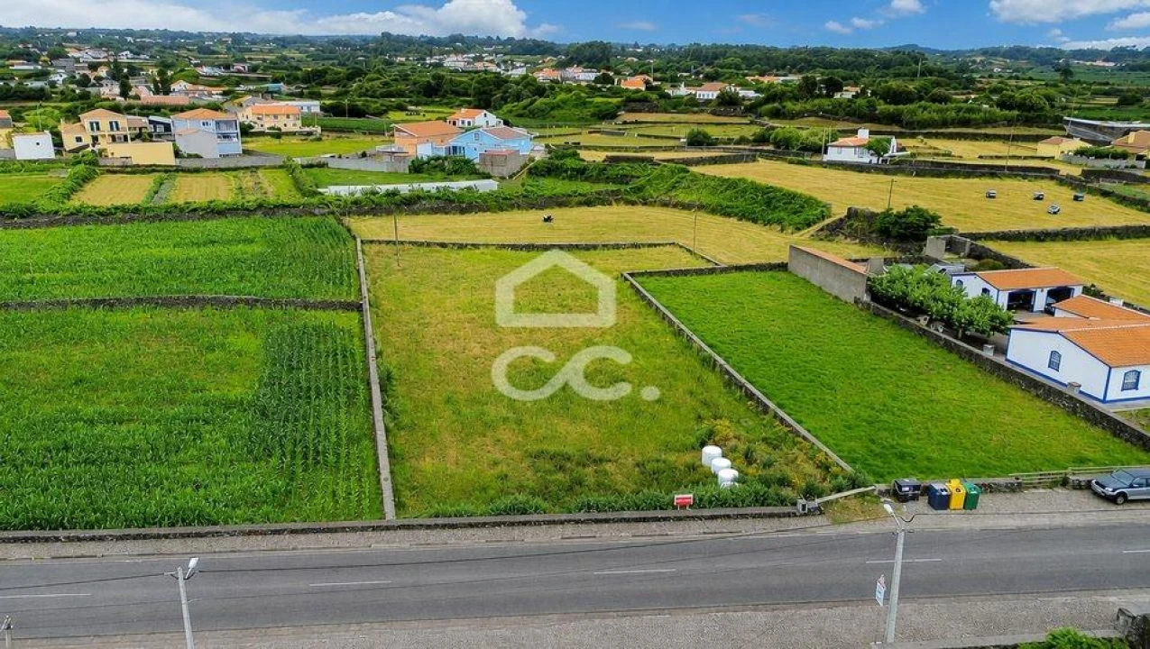 Terreno para Venda em São Mateus da Calheta Foto 5