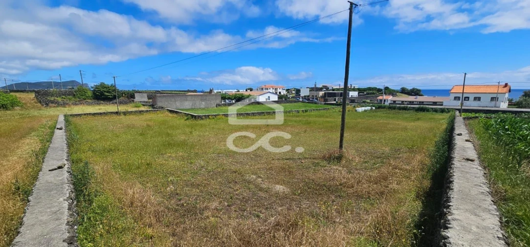 Terreno para Venda em São Mateus da Calheta Foto 3
