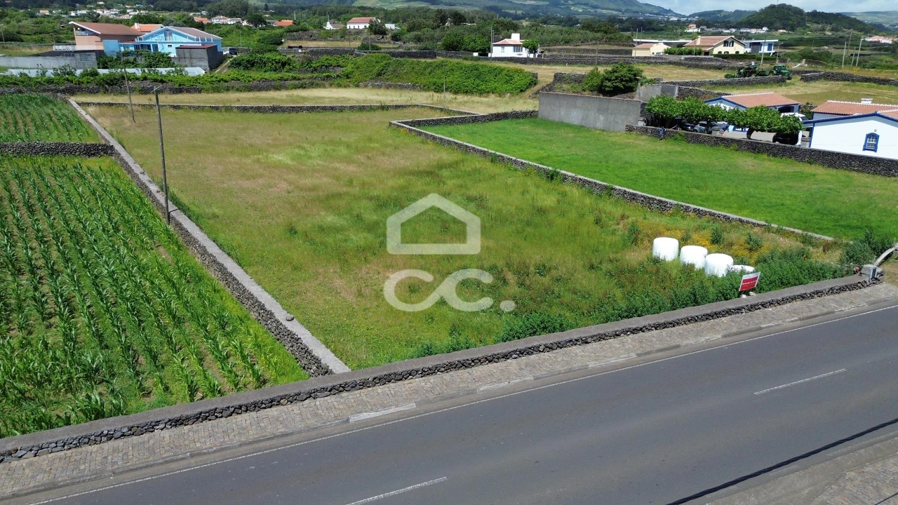 Terreno para Venda em São Mateus da Calheta Foto 8
