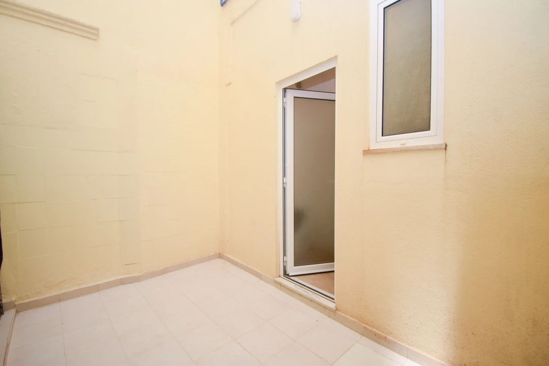 Apartamento T2 para Arrendamento em Misericórdia Foto 15