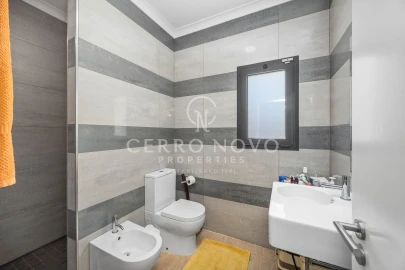 Moradia T6 para Venda em Silves