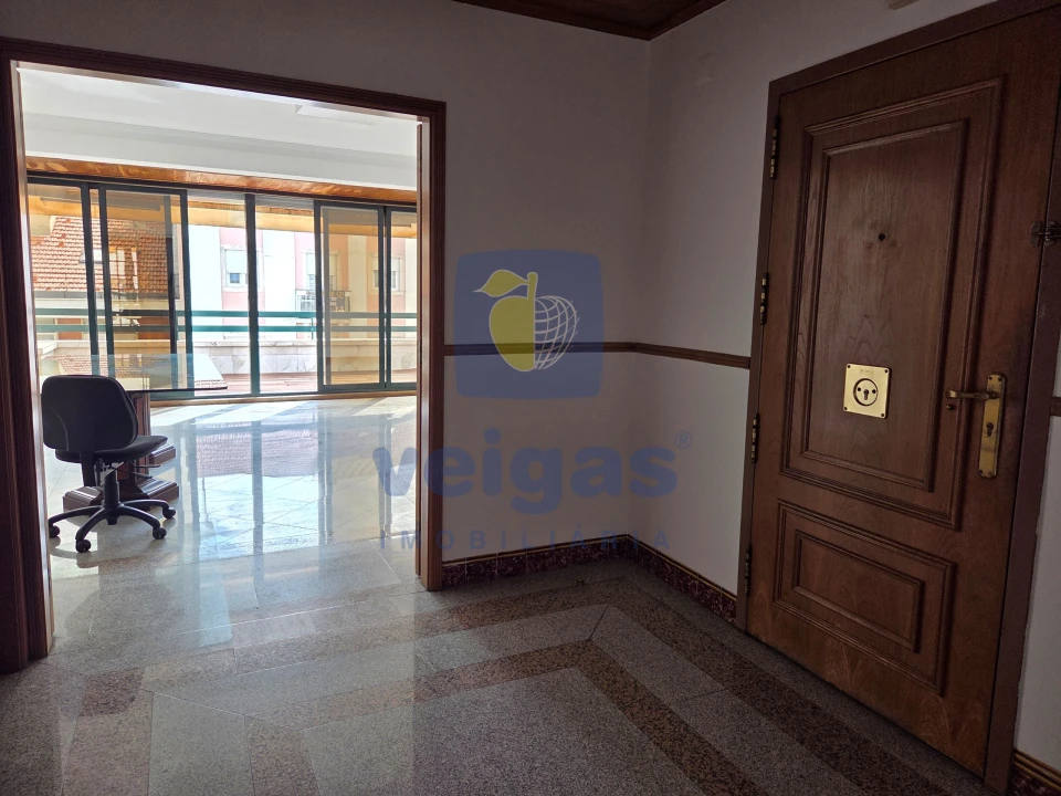 Apartamento T4 para Arrendamento em Areeiro Foto 54