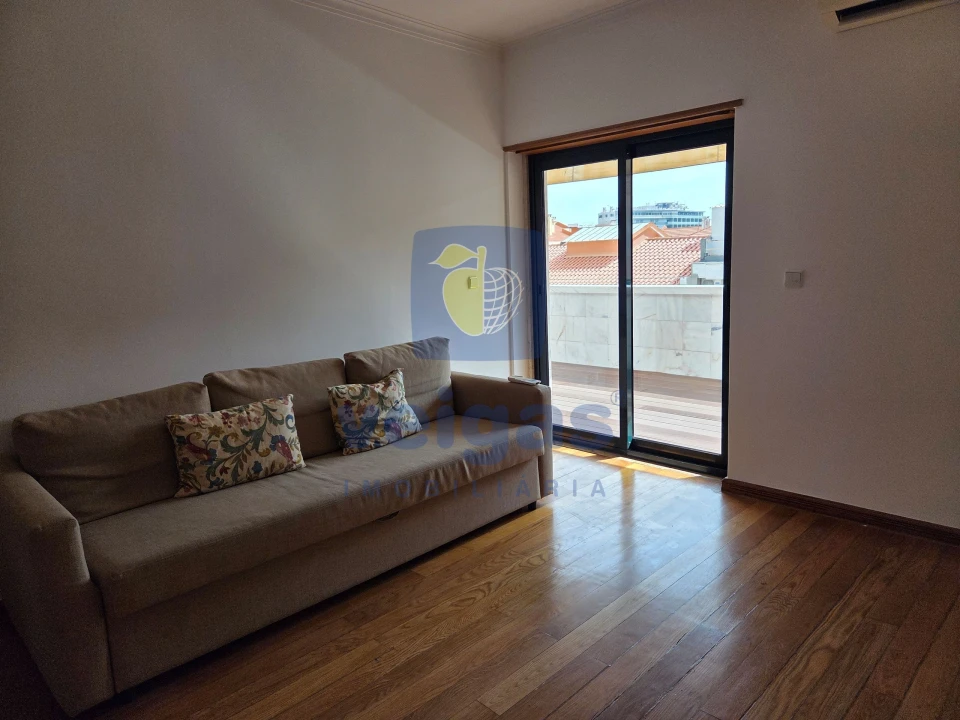 Apartamento T4 para Arrendamento em Areeiro Foto 18