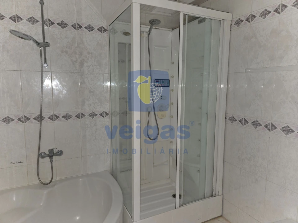 Apartamento T4 para Arrendamento em Areeiro Foto 27