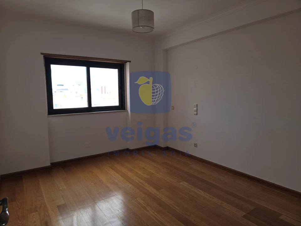 Apartamento T4 para Arrendamento em Areeiro Foto 31