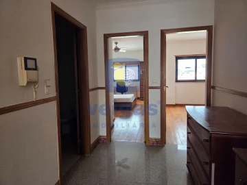 Apartamento T4 para Arrendamento em Areeiro