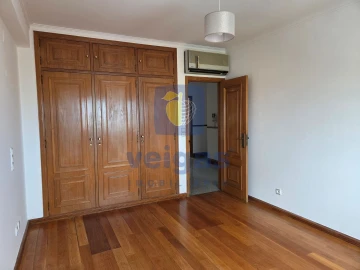 Apartamento T4 para Arrendamento em Areeiro