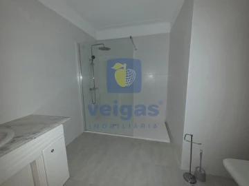 Apartamento T4 para Arrendamento em Areeiro