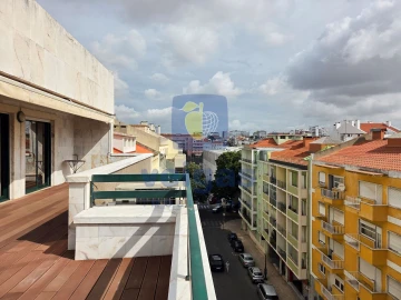 Apartamento T4 para Arrendamento em Areeiro