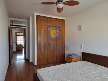 Apartamento T4 para Arrendamento em Areeiro