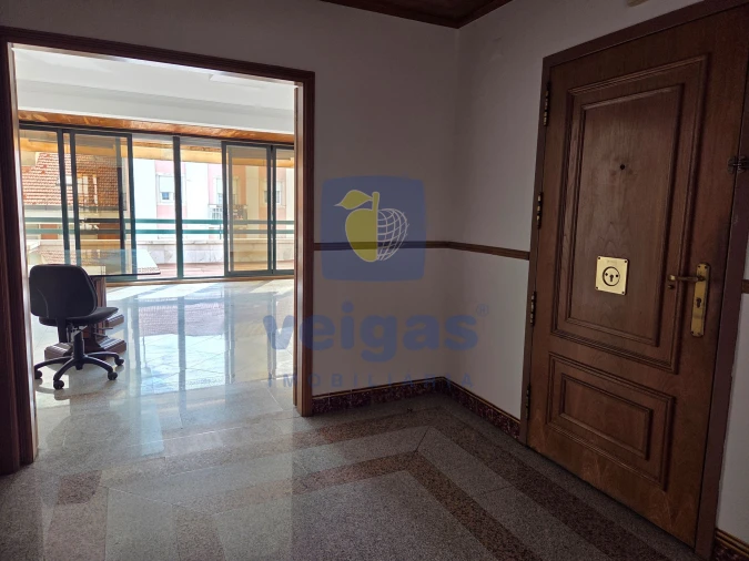 Apartamento T4 para Arrendamento em Areeiro Foto 54
