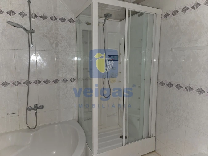 Apartamento T4 para Arrendamento em Areeiro Foto 27