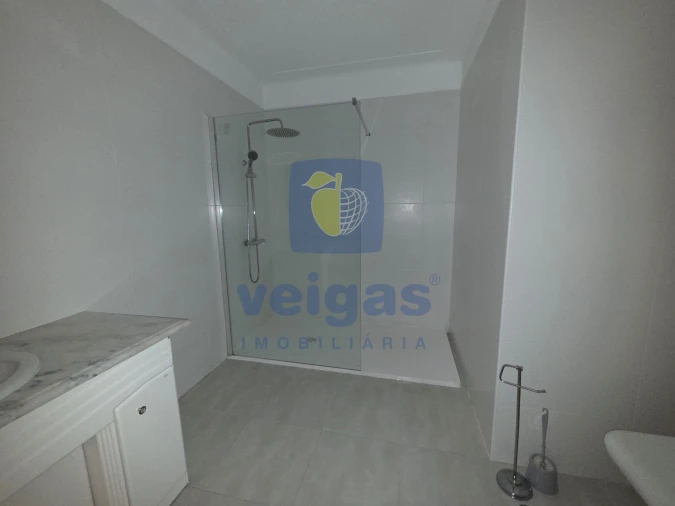 Apartamento T4 para Arrendamento em Areeiro Foto 39