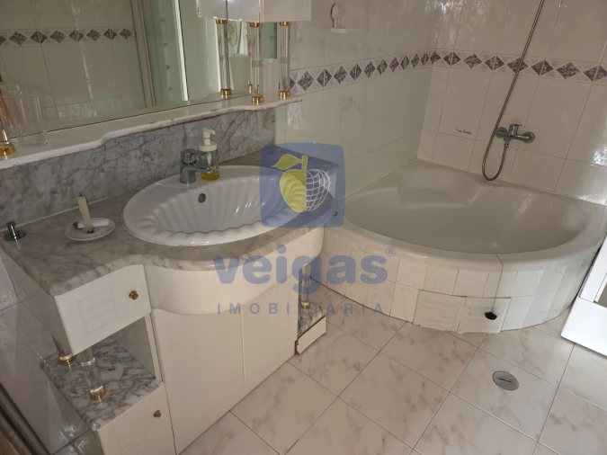 Apartamento T4 para Arrendamento em Areeiro Foto 25