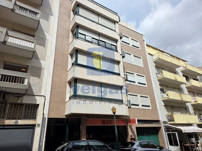 Apartamento T4 para Arrendamento em Areeiro Foto 57