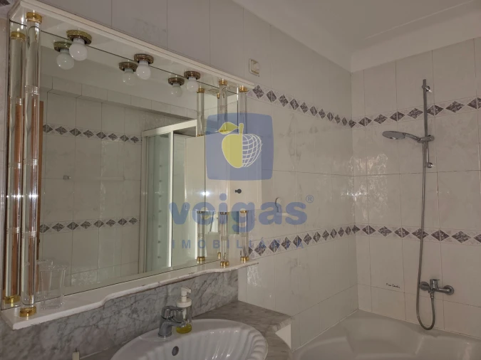 Apartamento T4 para Arrendamento em Areeiro Foto 28