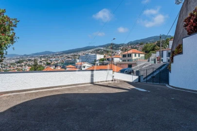 Moradia T4 para Venda em Funchal (Santa Maria Maior)