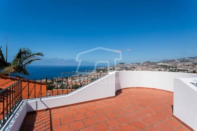 Moradia T4 para Venda em Funchal (Santa Maria Maior)