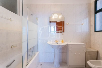 Moradia T4 para Venda em Funchal (Santa Maria Maior)