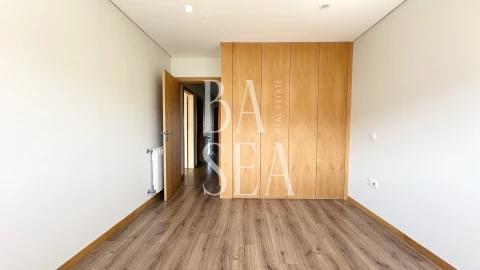 Moradia T4 para Venda em Mire de Tibães