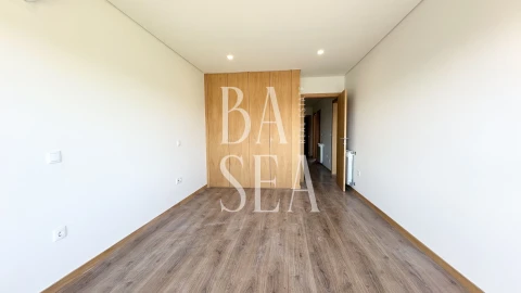 Moradia T4 para Venda em Mire de Tibães