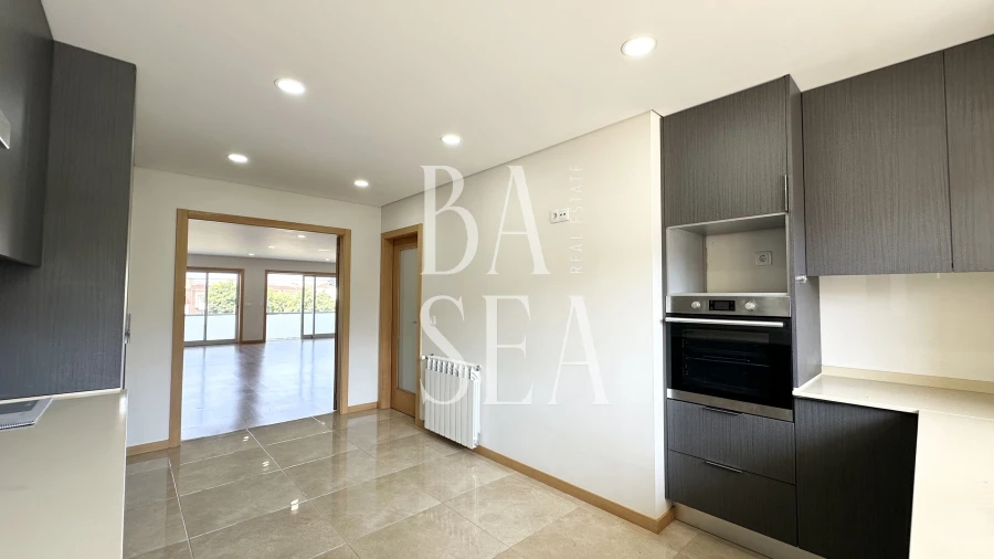 Moradia T4 para Venda em Mire de Tibães Foto 5